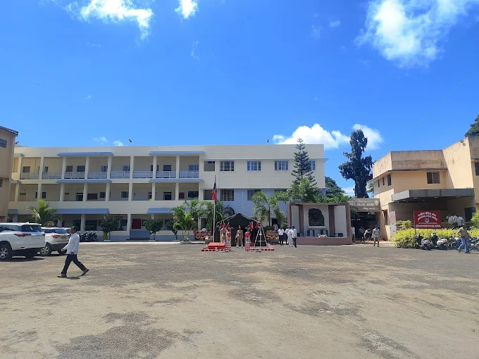 Arts and Commerce College, Satara